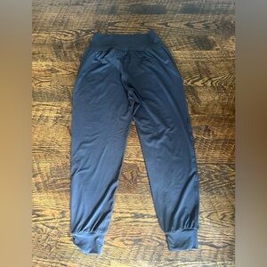 NWT Charcoal Jogger With Pocket L Athletic
